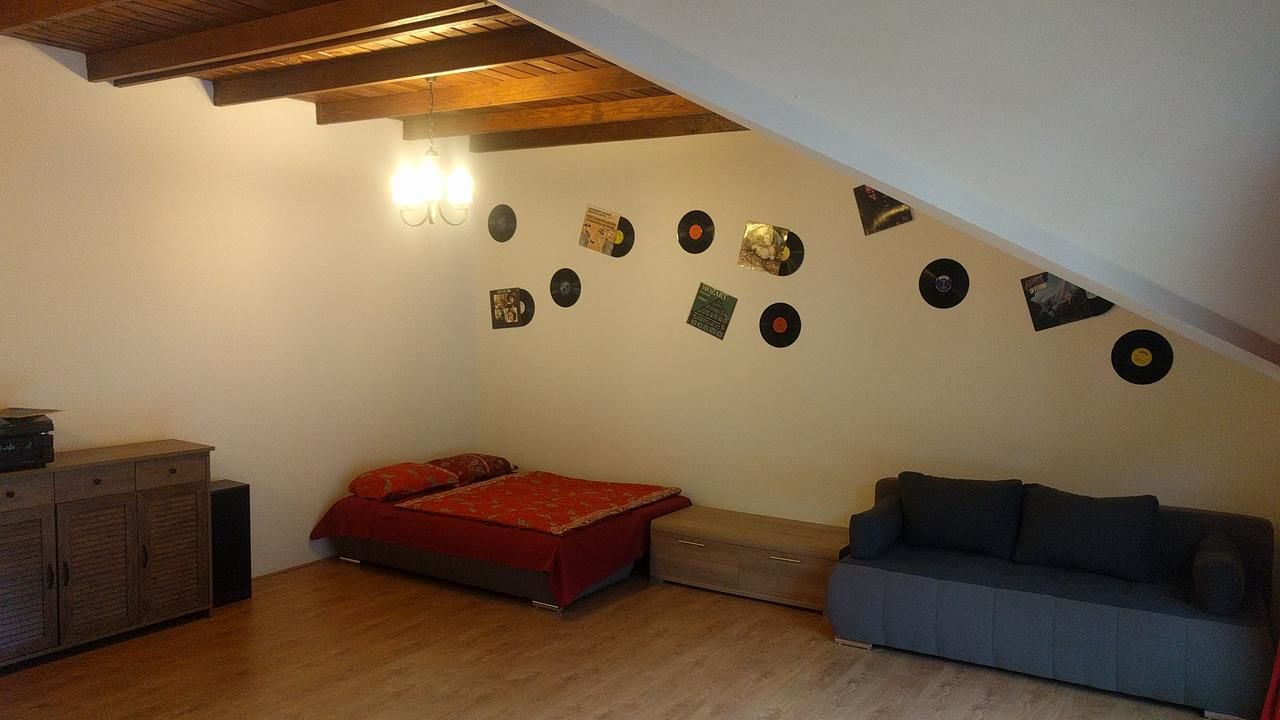 Дома для отпуска VINYL House. A quiet street in the centre of city Тыргу-Муреш-16
